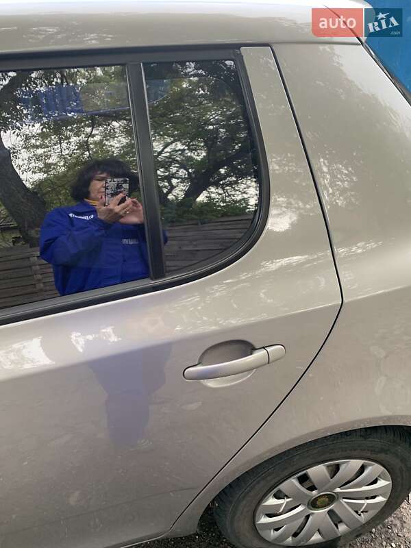 Хетчбек Skoda Fabia 2010 в Радомишлі