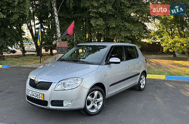 Хэтчбек Skoda Fabia 2009 в 