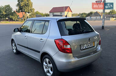 Хэтчбек Skoda Fabia 2009 в 