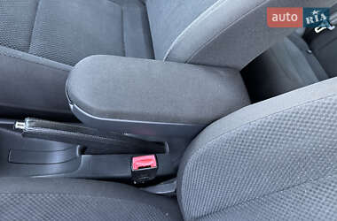 Хэтчбек Skoda Fabia 2009 в 