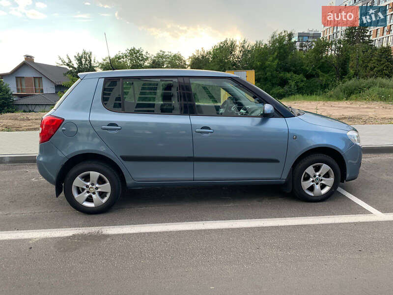 Хэтчбек Skoda Fabia 2008 в Львове