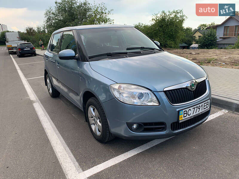 Хэтчбек Skoda Fabia 2008 в Львове