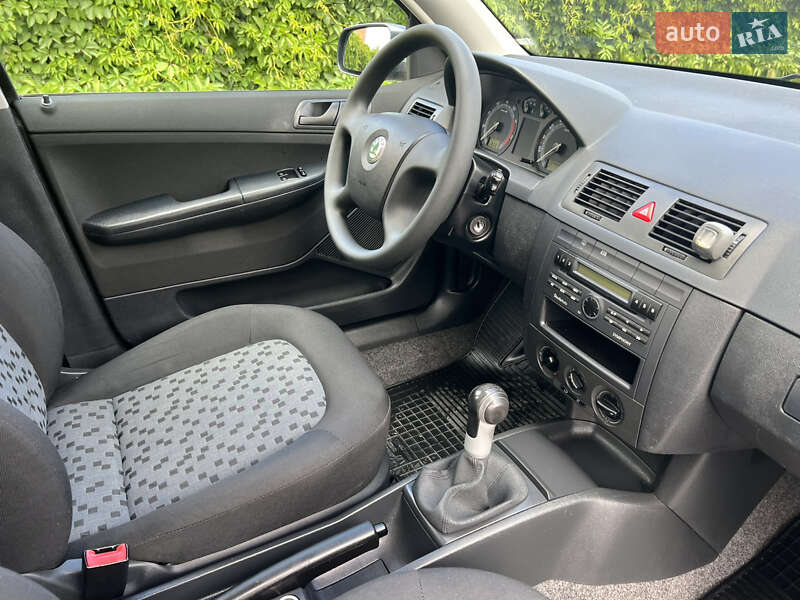 Хэтчбек Skoda Fabia 2007 в Виннице