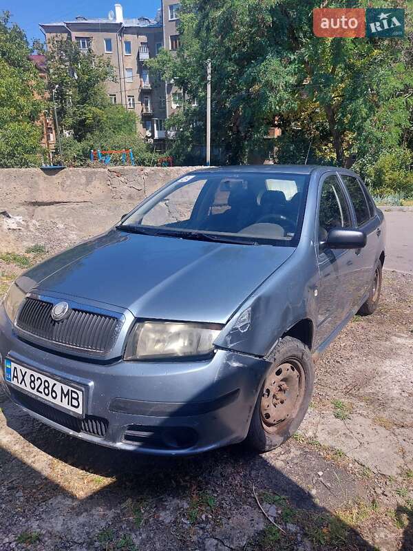 Седан Skoda Fabia 2004 в Харькове