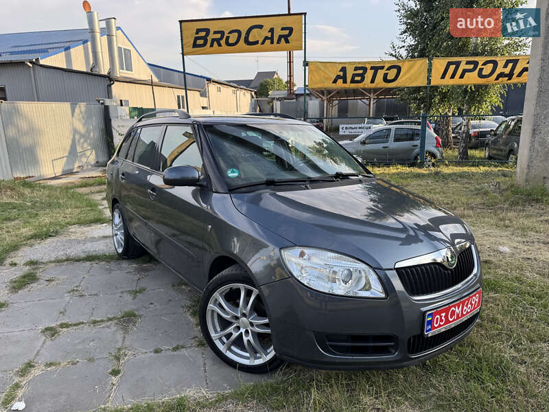 Хэтчбек Skoda Fabia 2008 в Луцке