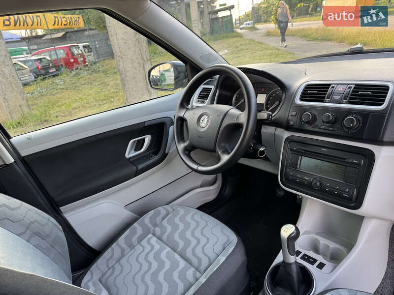Хэтчбек Skoda Fabia 2008 в Луцке