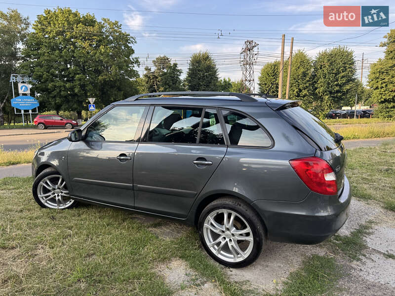Хэтчбек Skoda Fabia 2008 в Луцке