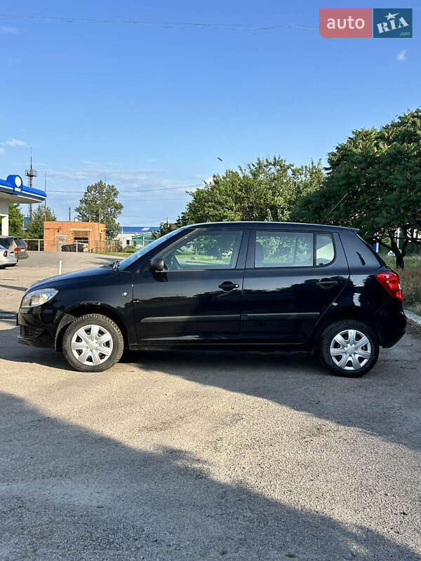 Хэтчбек Skoda Fabia 2011 в Сумах