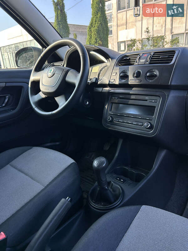 Хэтчбек Skoda Fabia 2011 в Сумах