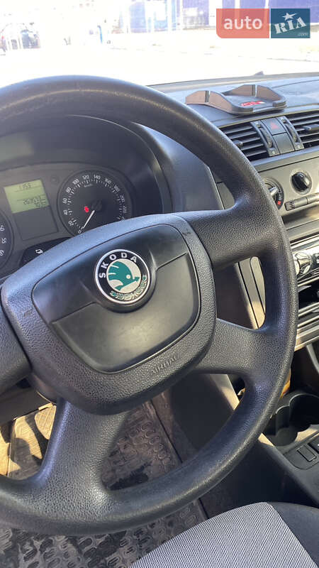 Хэтчбек Skoda Fabia 2010 в Виннице