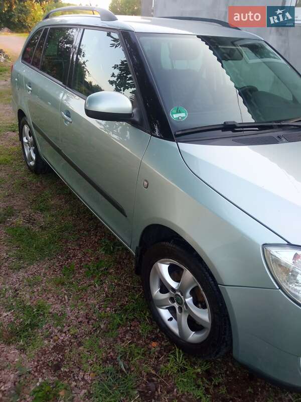 Универсал Skoda Fabia 2009 в Житомире