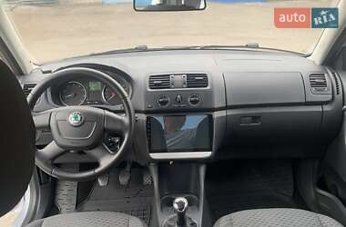 Хэтчбек Skoda Fabia 2012 в 
