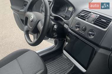 Хэтчбек Skoda Fabia 2012 в 