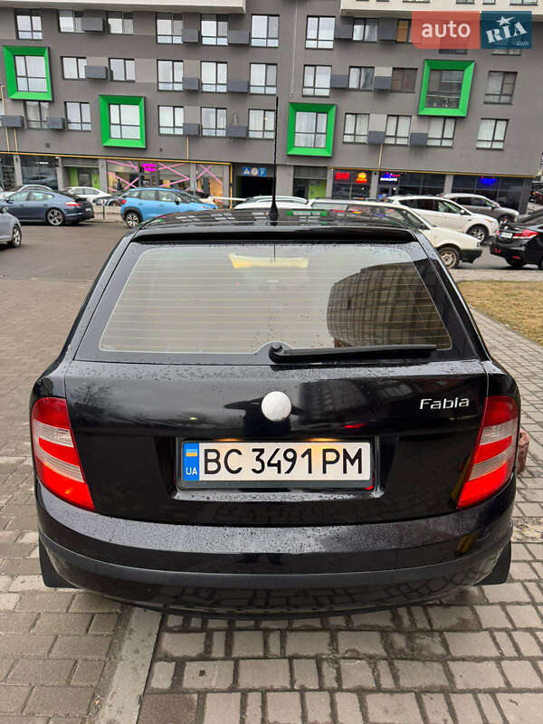 Хэтчбек Skoda Fabia 2007 в Львове