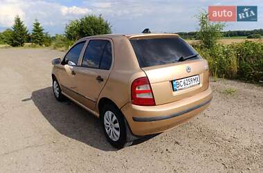 Хетчбек Skoda Fabia 2001 в 