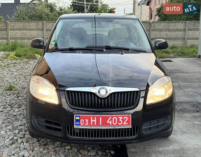 Хэтчбек Skoda Fabia 2009 в Луцке
