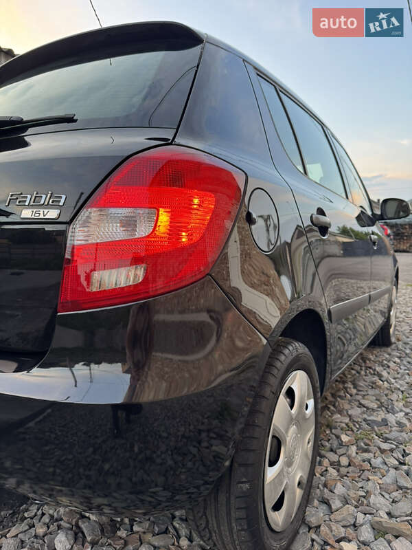 Хэтчбек Skoda Fabia 2009 в Луцке