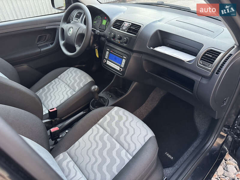 Хэтчбек Skoda Fabia 2009 в Луцке