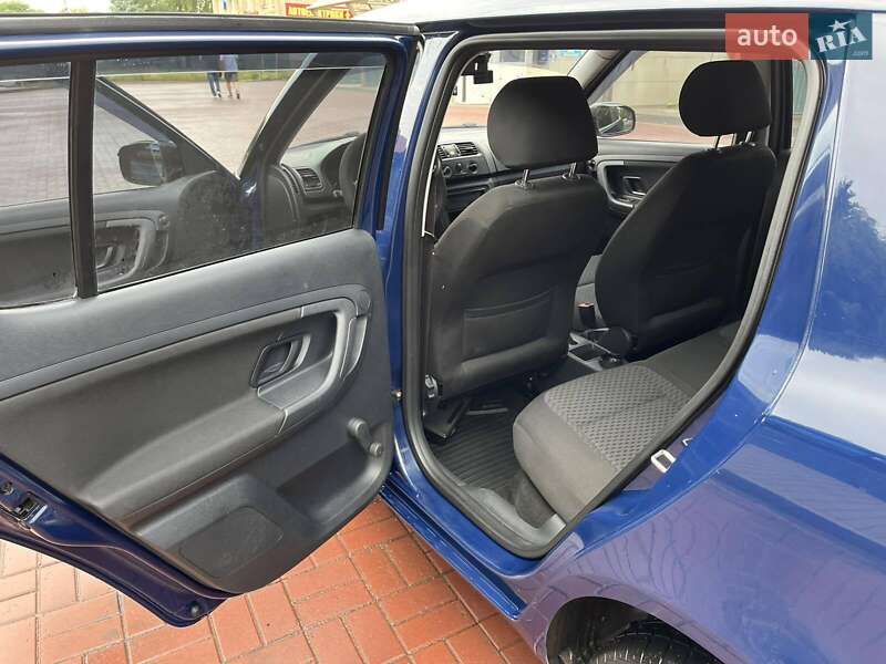 Хэтчбек Skoda Fabia 2011 в Луцке