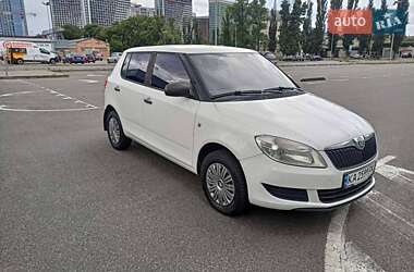 Хэтчбек Skoda Fabia 2011 в Киеве