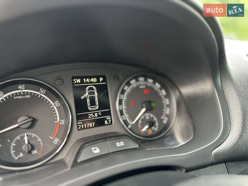 Хэтчбек Skoda Fabia 2011 в Староконстантинове