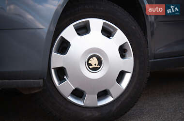 Хэтчбек Skoda Fabia 2009 в 