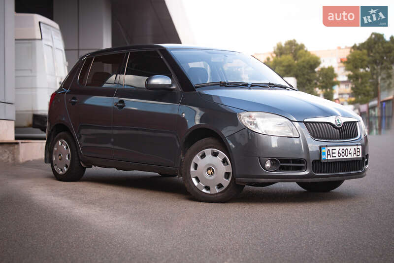 Хэтчбек Skoda Fabia 2009 в 