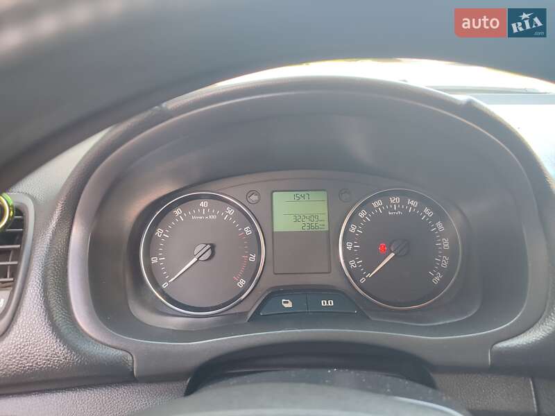 Хэтчбек Skoda Fabia 2011 в Ивано-Франковске