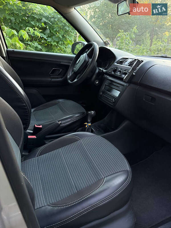 Хэтчбек Skoda Fabia 2010 в Виннице