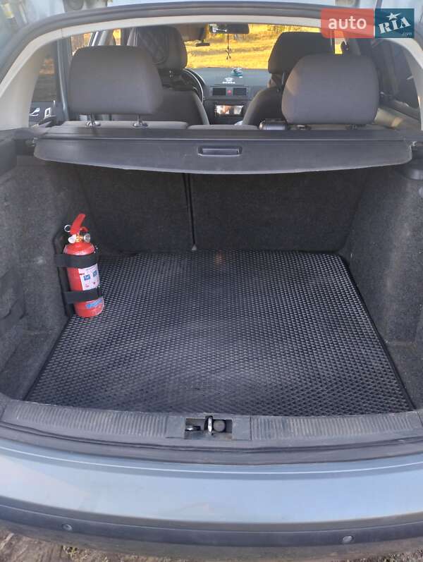 Універсал Skoda Fabia 2004 в Сумах