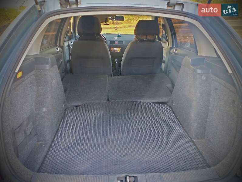 Універсал Skoda Fabia 2004 в Сумах