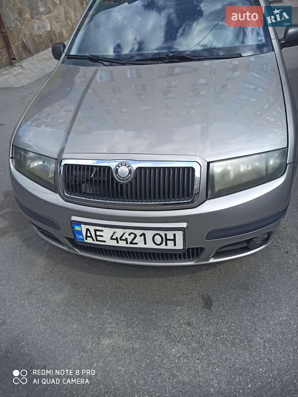 Седан Skoda Fabia 2006 в 