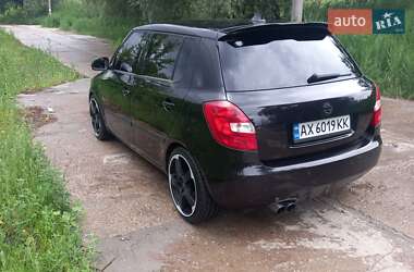 Хэтчбек Skoda Fabia 2009 в 