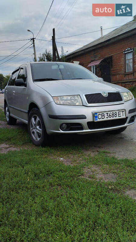 Хэтчбек Skoda Fabia 2006 в 