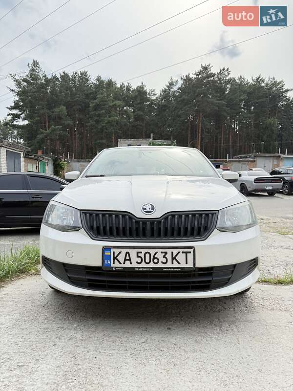 Хетчбек Skoda Fabia 2016 в Києві