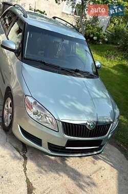 Універсал Skoda Fabia 2011 в Тернополі