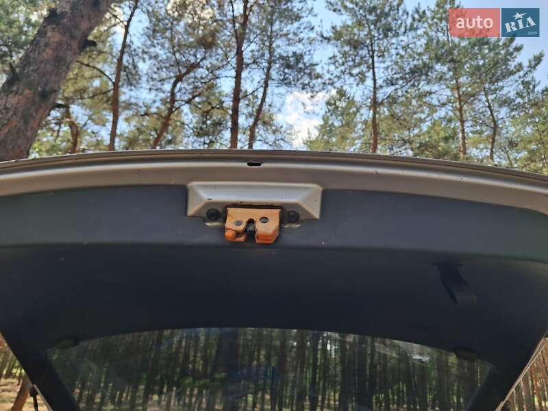 Хэтчбек Skoda Fabia 2003 в Днепре