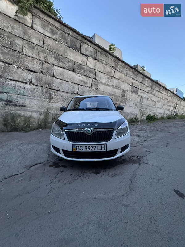 Хэтчбек Skoda Fabia 2011 в Львове