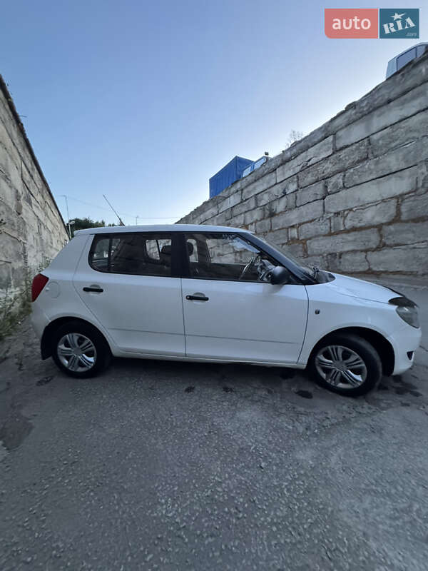 Хэтчбек Skoda Fabia 2011 в Львове