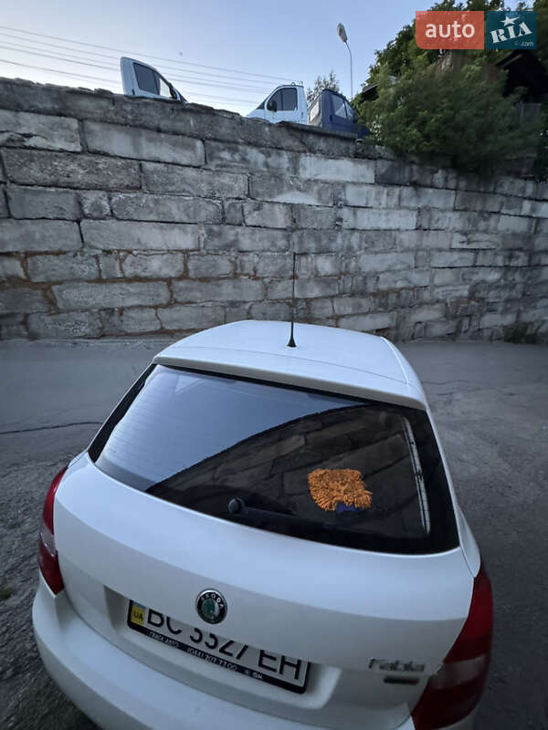 Хэтчбек Skoda Fabia 2011 в Львове
