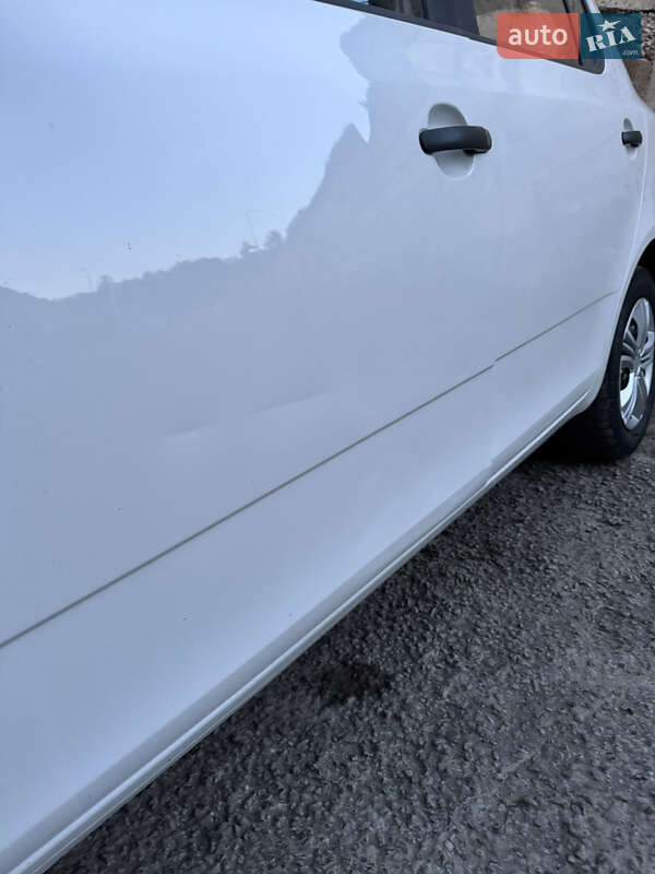 Хэтчбек Skoda Fabia 2011 в Львове