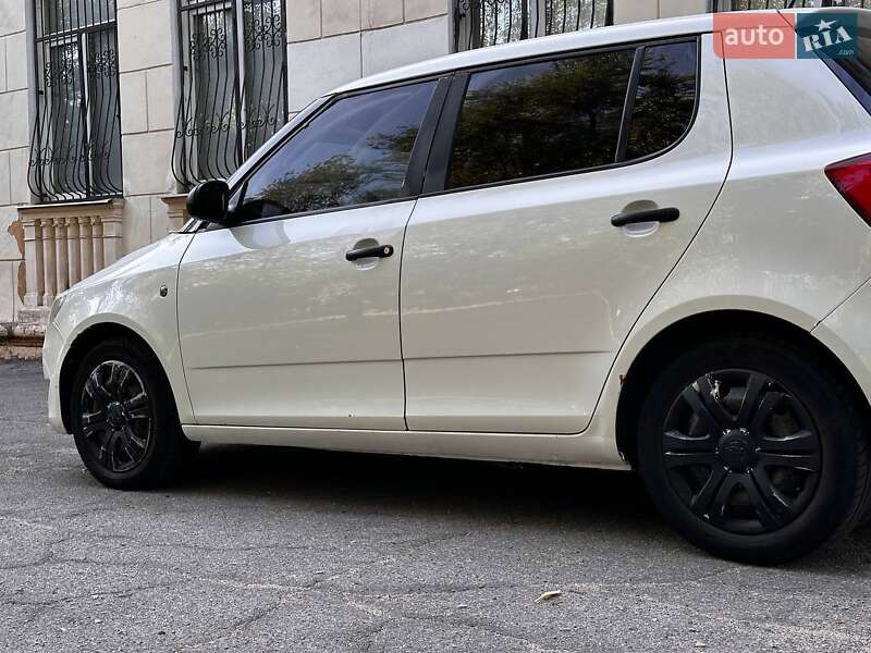 Хэтчбек Skoda Fabia 2012 в Запорожье фото 4 Хэтчбек Skoda Fabia 2012 в Запорожье