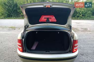 Седан Skoda Fabia 2005 в 