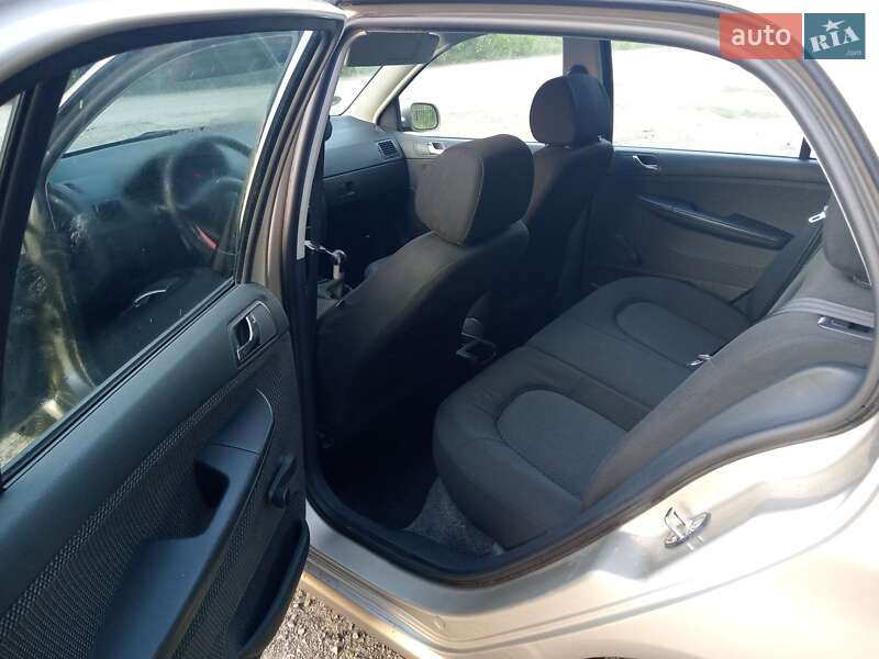 Седан Skoda Fabia 2005 в Тернополі