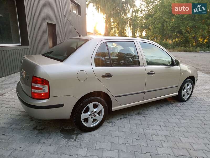 Седан Skoda Fabia 2005 в Тернополі