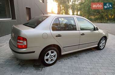 Седан Skoda Fabia 2005 в 