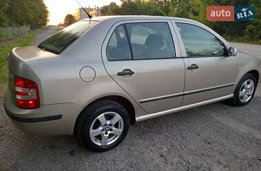 Седан Skoda Fabia 2005 в 