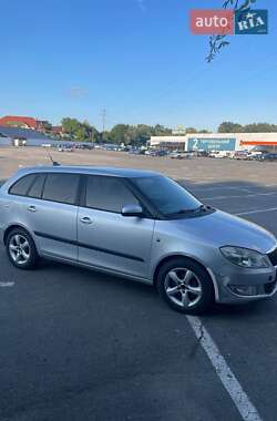Универсал Skoda Fabia 2010 в Ужгороде