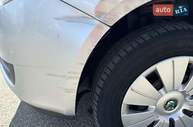 Хэтчбек Skoda Fabia 2008 в 