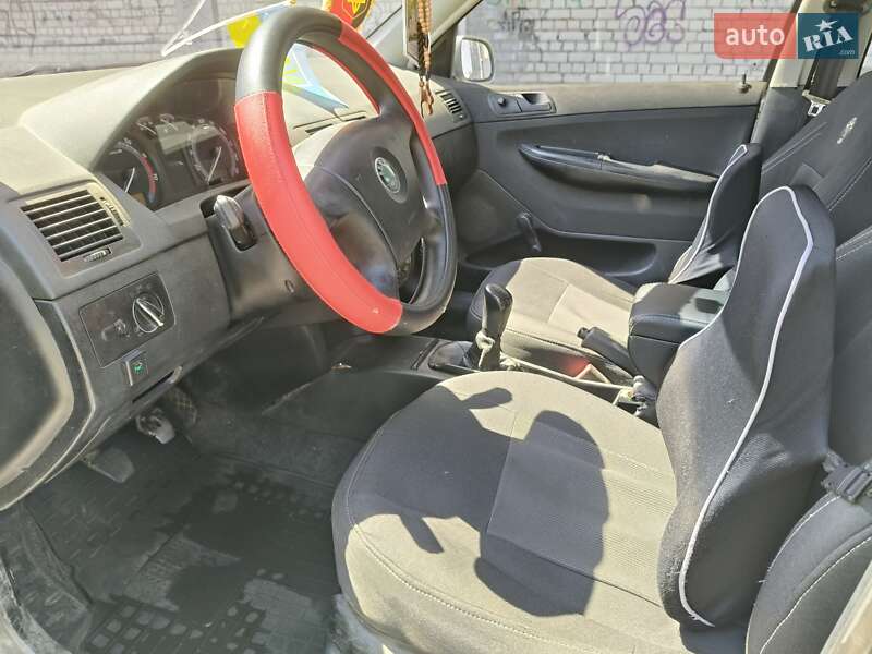 Хэтчбек Skoda Fabia 2005 в Арбузинке